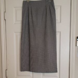 Briggs New York Houndstooth Midi Pencil Skirt